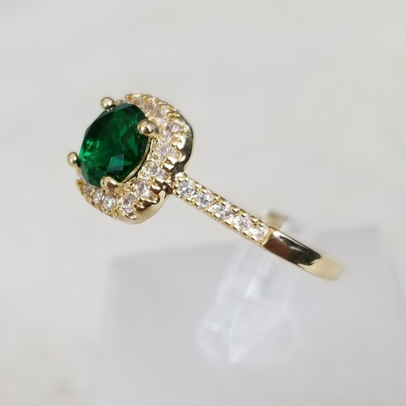 18k Emerald Ring - Picture 5 of 8